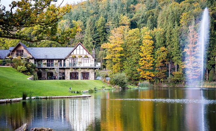 Canada Lodge and Lake